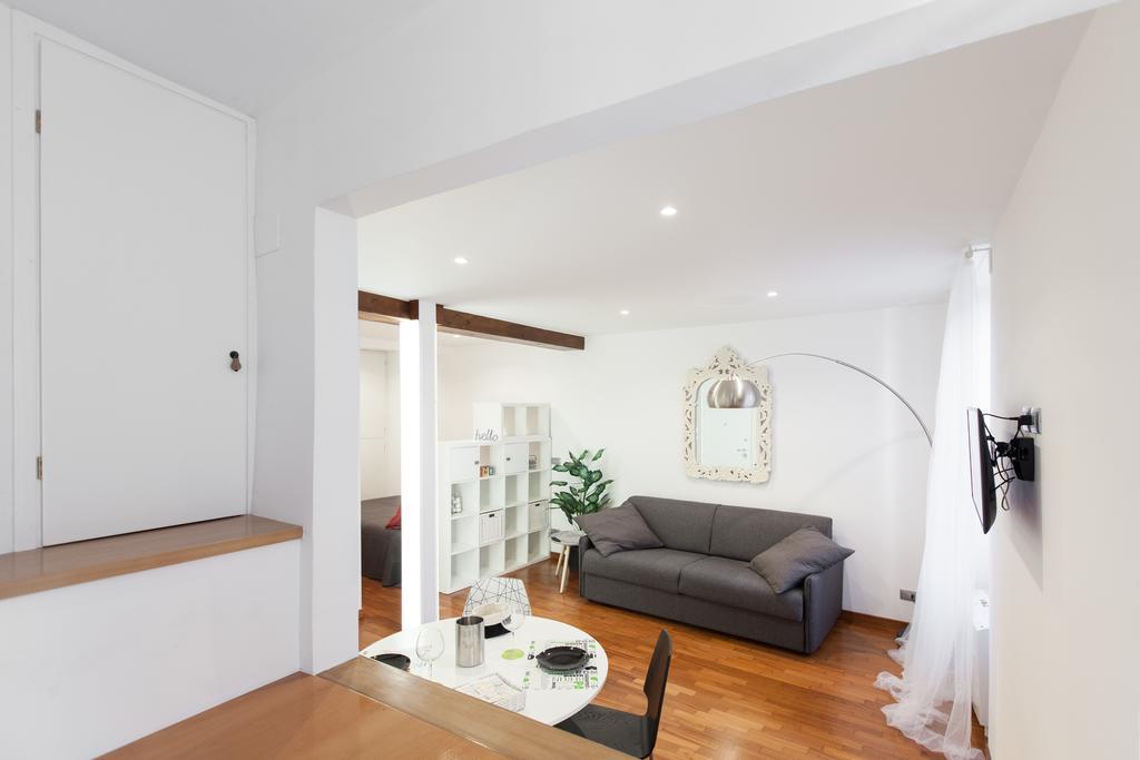Urbana Lodge, Monti Рим Екстериор снимка