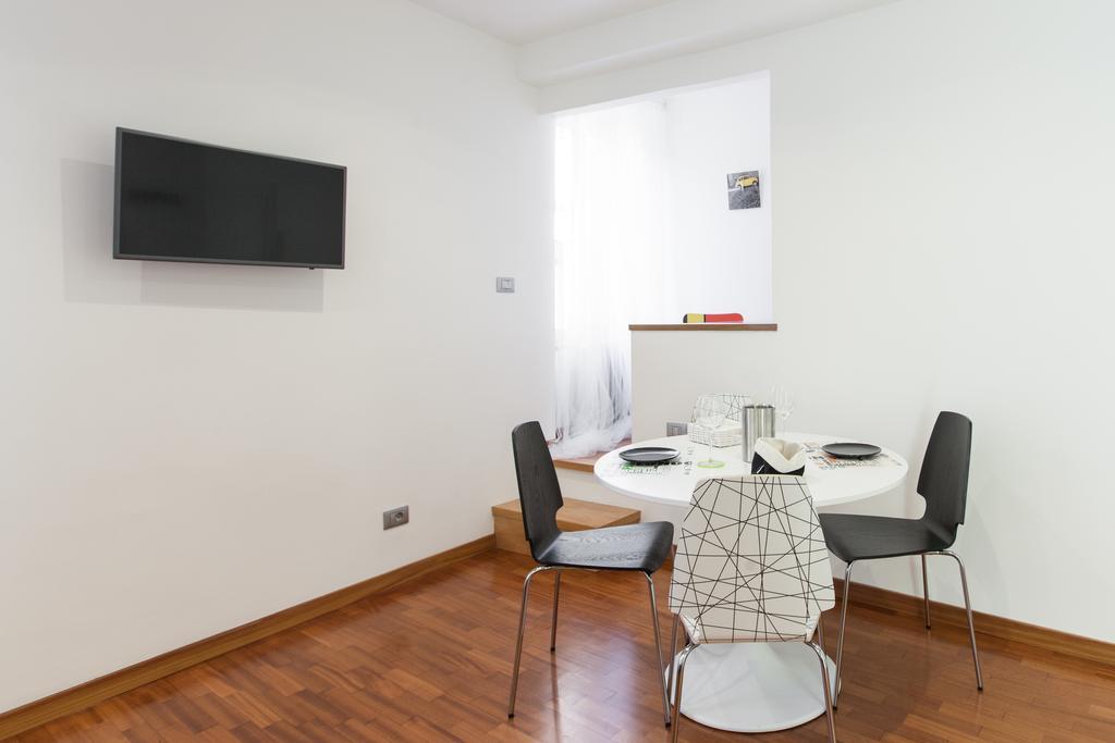 Urbana Lodge, Monti Рим Екстериор снимка