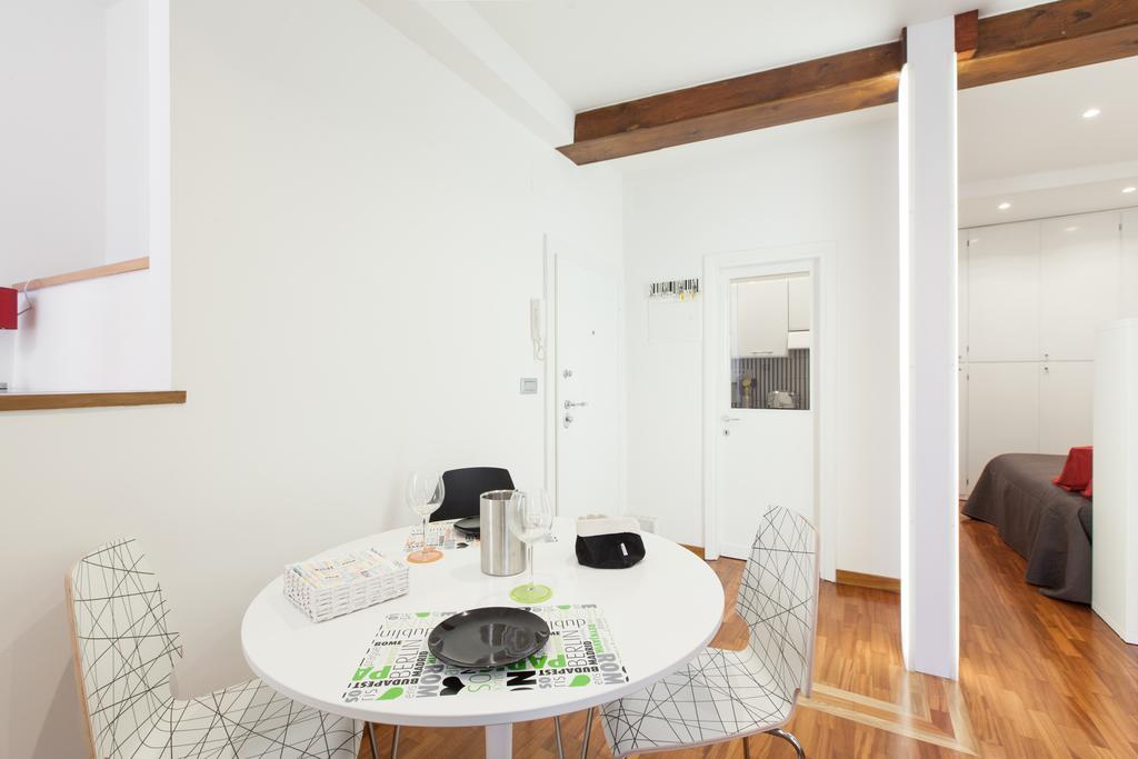 Urbana Lodge, Monti Рим Екстериор снимка