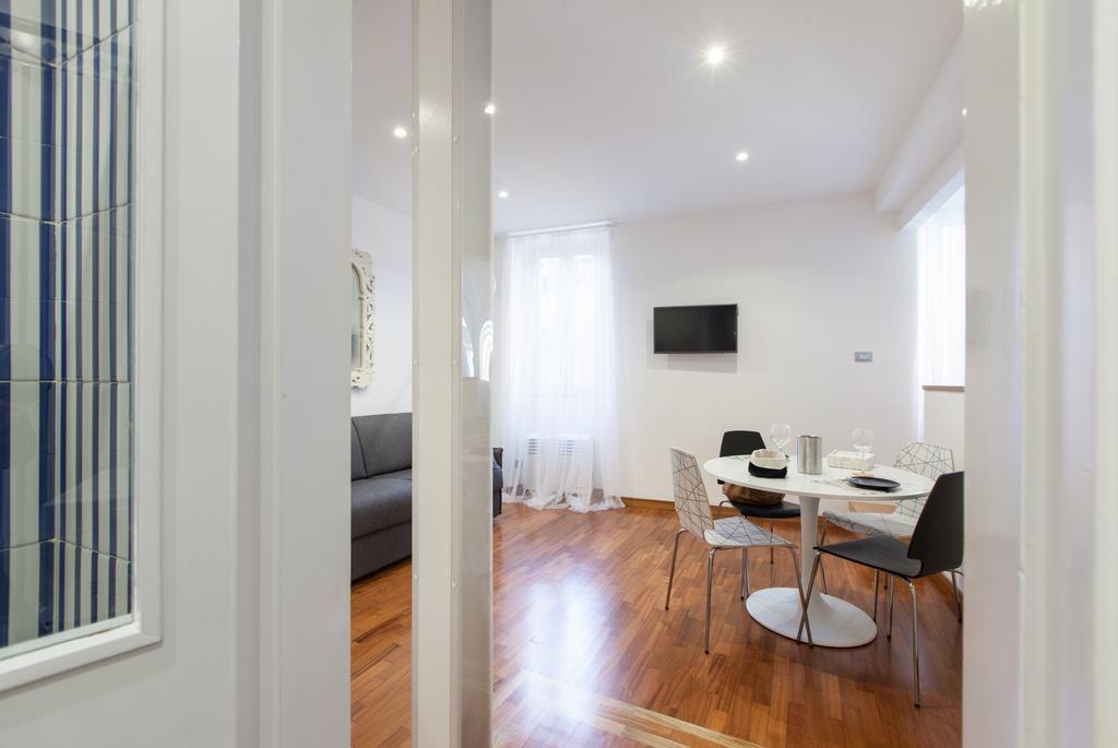 Urbana Lodge, Monti Рим Екстериор снимка