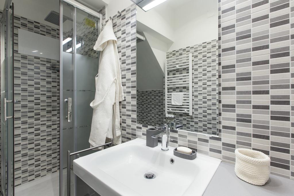 Urbana Lodge, Monti Рим Екстериор снимка